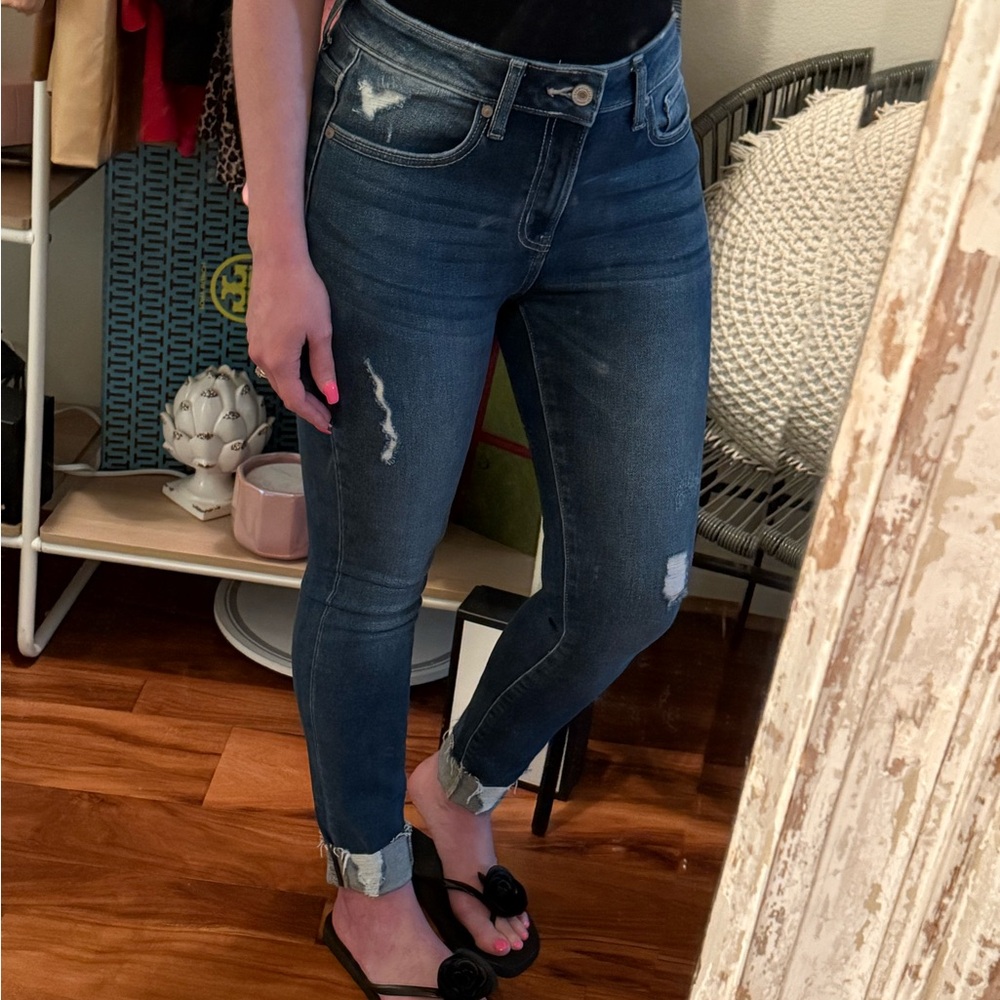 Zenana Outfitters Dark Blue Cropped Jeans